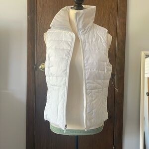 New Kenneth Cole white Puffer Vest Size M